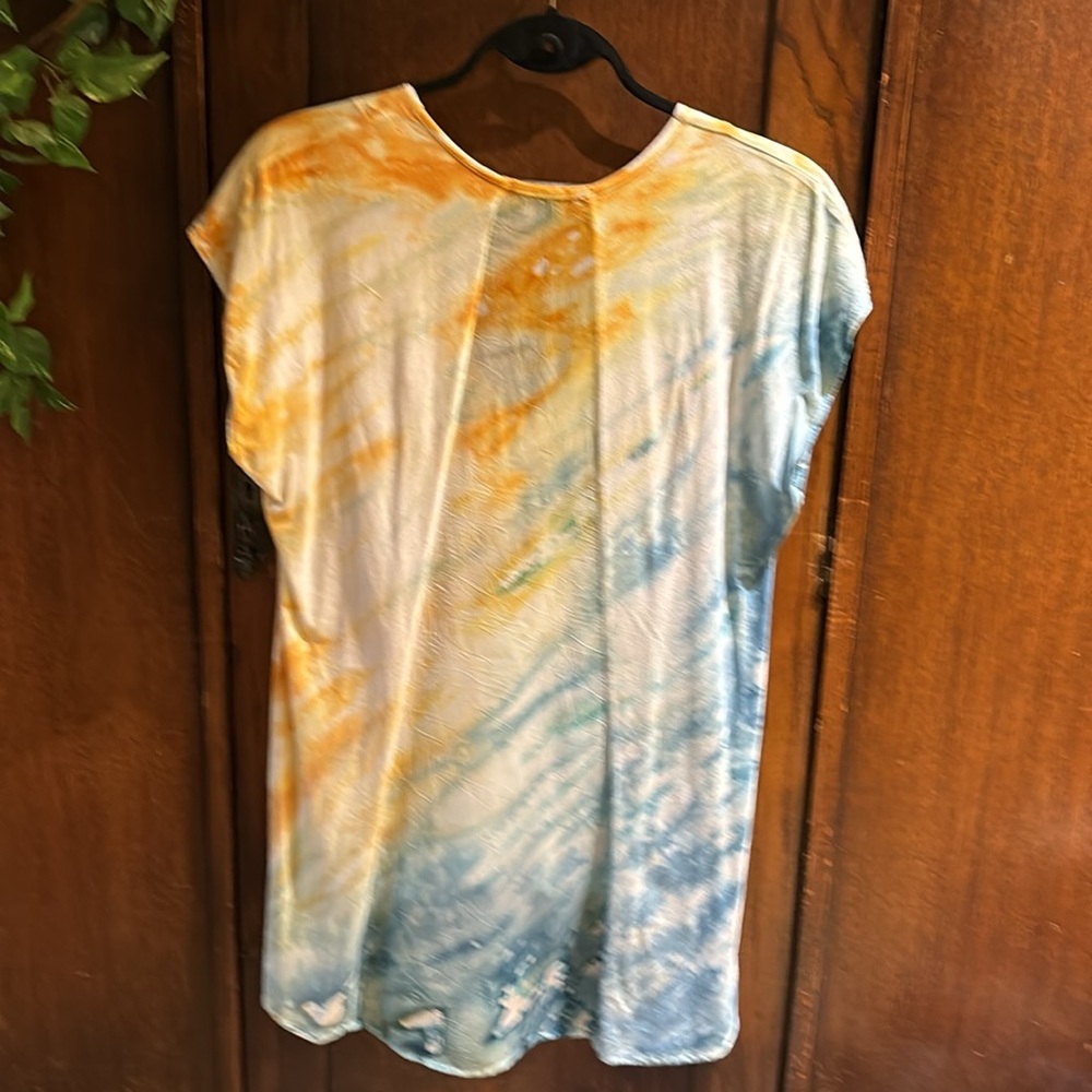 High/Low deep V-neck t-shirt - Picture 3 of 4